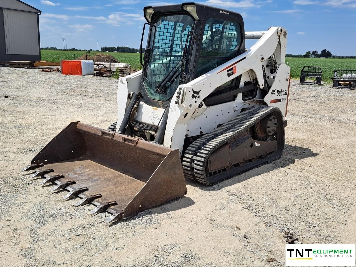 2010bobcatt650skidsteer_4475a513f2384921a672756c9e5325bd